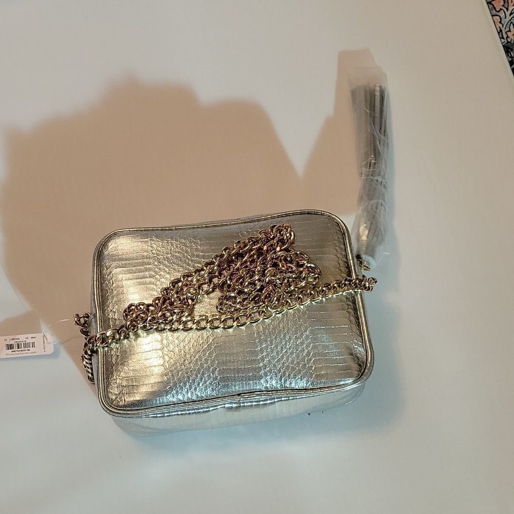 BRAND NEW VICTORIA SECRET SILVER WITH SHOULDER STRAP BAG - Picture 9 of 16